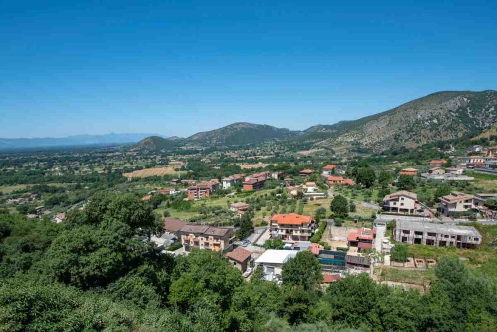 Vista panoramica Ciociaria tra le montagne