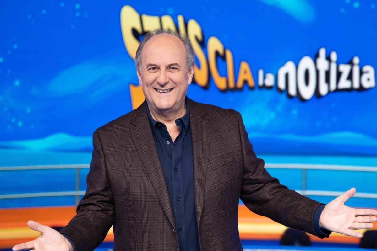 gerry scotti a striscia la notizia