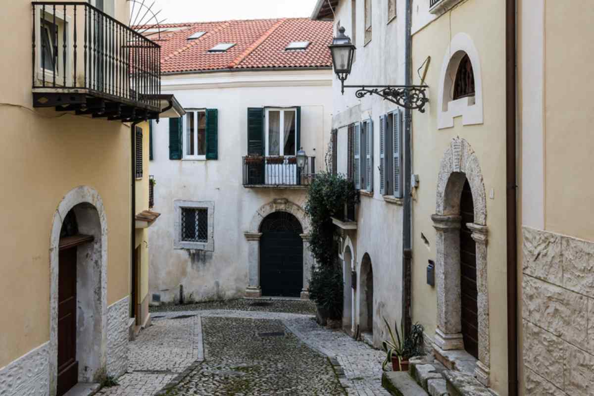 Strada di un borgo della Ciociaria