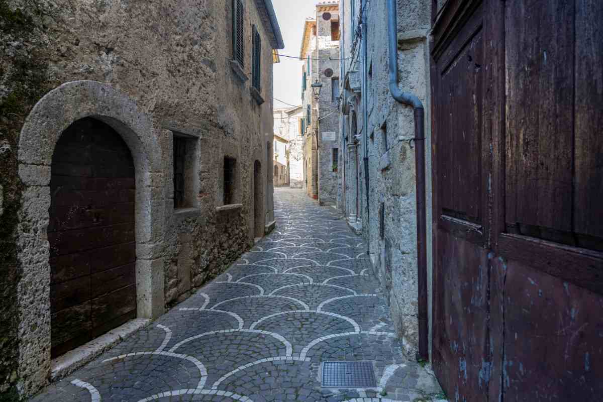 Strada del borgo