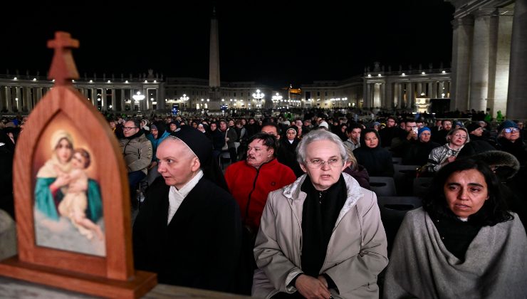 Fedeli in Piazza San Pietro